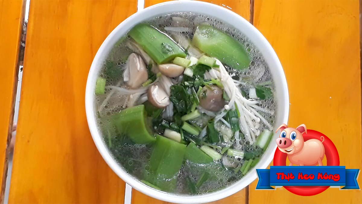 Tại sao nên ăn canh mướp sườn non nấu với nấm?